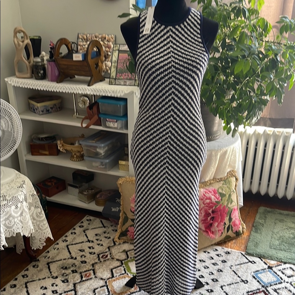 House of Harlow navy/white Chevron striped, midi or maxi. Cotton knit. Med. NWT